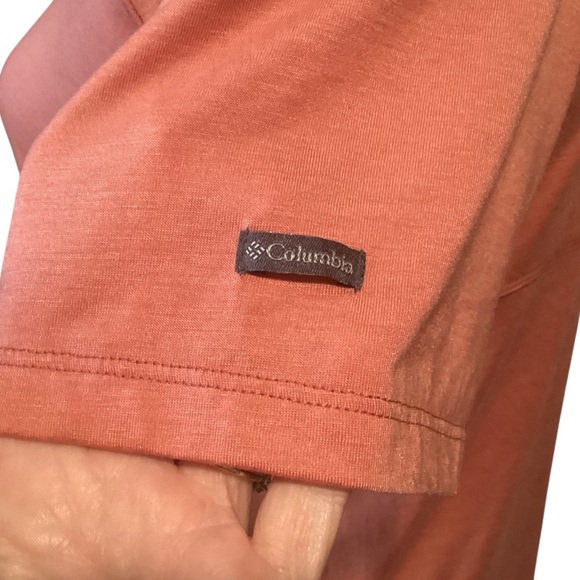 Columbia Pleat Back Short Sleeve Round Neck Active Top, Salmon Color - Small‎ - Picture 6 of 10